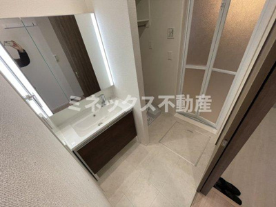 【独立洗面台】 | D-Resena宮崎駅東 | 同タイプのお部屋の写真。現況を優先します。