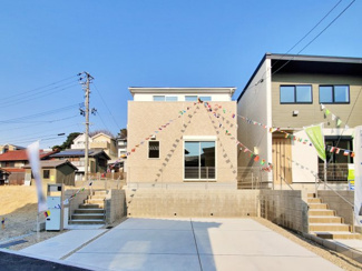 【前面道路含む現地写真】