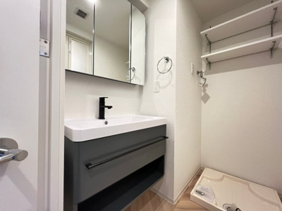 【独立洗面台】 | セレニテ難波ミラク参番館