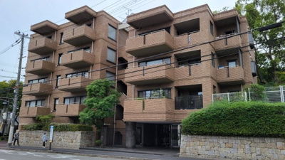 【外観】 | セルヴェール芦屋 | 総タイル張りの瀟洒な外観です。