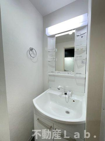 オレンジの洗面所|※反転タイプのお写真です。