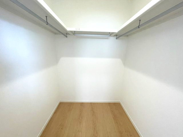 佐伯区八幡一丁目　№34992の収納|洋室7帖内収納