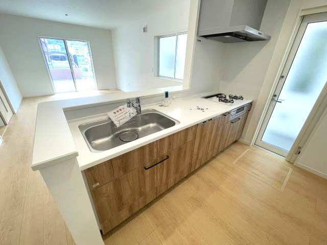 佐伯区八幡一丁目　№34992のキッチン|リビング全体を見渡せる
対面式キッチンです。