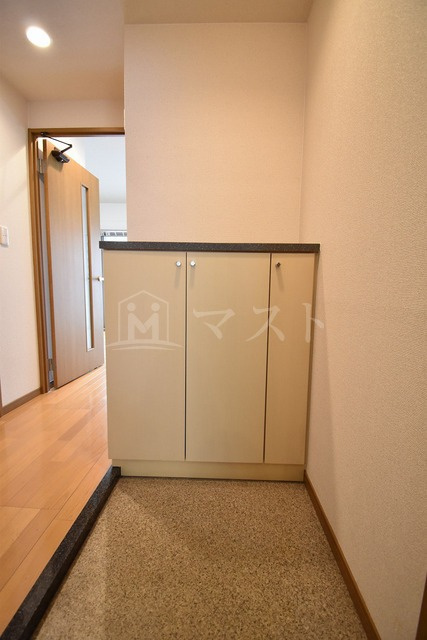 エイペックス松屋町ヴァンデュールの玄関