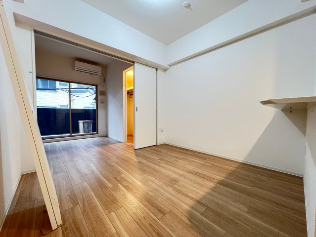 セレニテ難波ミラク参番館の居間・リビング