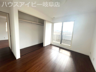 【洋室】 | 瑞穂市田之上ミサワホームさん施工中古住宅築26年！太陽光発電システム搭載！広々お庭スペースもあります | 瑞穂市田之上ミサワホームさん施工中古住宅築26年！太陽光発電システム搭載！広々お庭スペースもあります