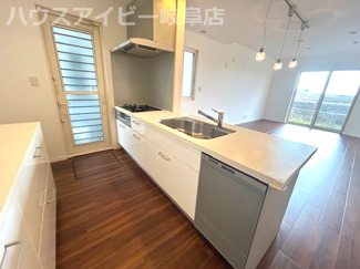 【キッチン】 | 瑞穂市田之上ミサワホームさん施工中古住宅築26年！太陽光発電システム搭載！広々お庭スペースもあります | 瑞穂市田之上ミサワホームさん施工中古住宅築26年！太陽光発電システム搭載！広々お庭スペースもあります