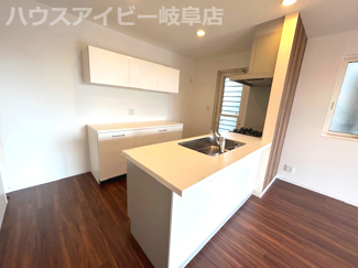 【キッチン】 | 瑞穂市田之上ミサワホームさん施工中古住宅築26年！太陽光発電システム搭載！広々お庭スペースもあります | 瑞穂市田之上ミサワホームさん施工中古住宅築26年！太陽光発電システム搭載！広々お庭スペースもあります