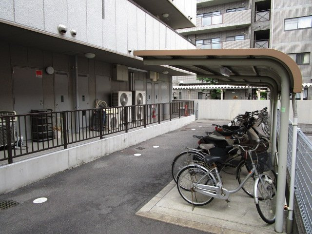 メゾン・ヴェルドゥールの駐車場