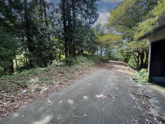 伊豆富士見ニュータウン別荘地⑮の前面道路含む現地写真