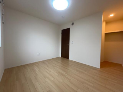 【内装】 | シャイニーヒルズ | 洋室