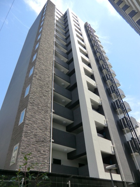 大阪市淀川区十三本町１丁目の賃貸マンションの外観