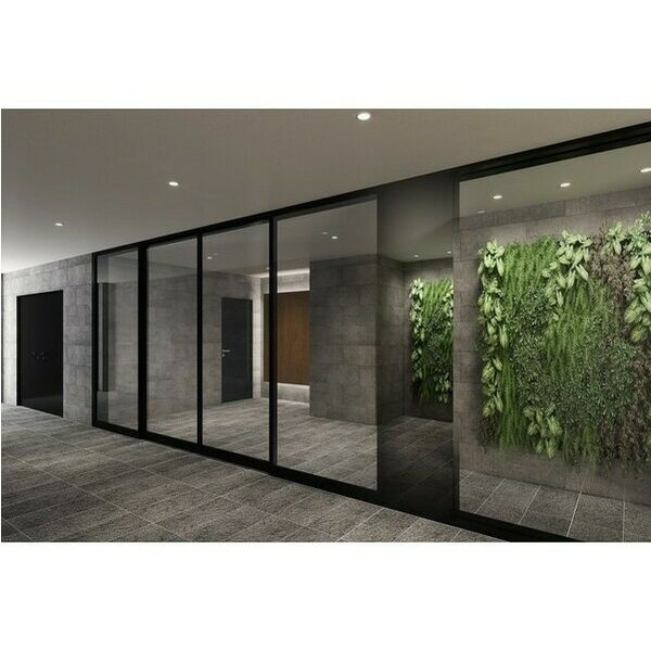 コンフォリア・リヴ南森町Ⅱのエントランス