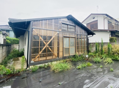 【外観】 | 練馬区大泉学園町　平屋 | 南側には広いお庭があります。バーベキューなども楽しめます。