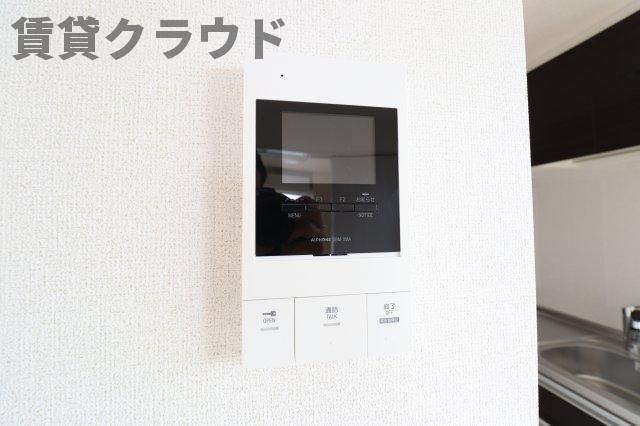 フォーシーズン千葉のセキュリティ|あると安心♪TVモニターホン付きです！
高級感のあるマンションはやっぱりかっこいいですね！