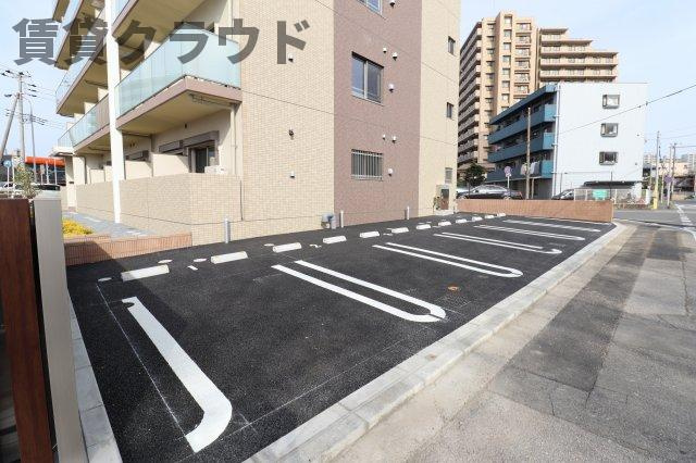 フォーシーズン千葉の駐車場|駐車場に車を止められます
