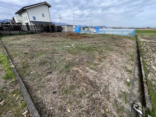 西条市小松町南川甲269番2の外観