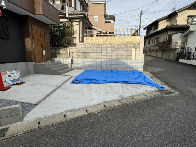 松戸市八ケ崎４丁目新築戸建【高木小学校：10分】の駐車場|駐車スペース・並列２台