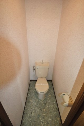 大阪市城東区関目５丁目の賃貸マンションのトイレ