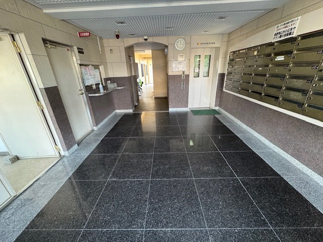 パストラル和泉のエントランス