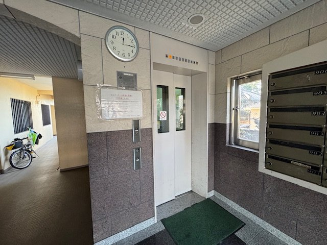 パストラル和泉のエントランス