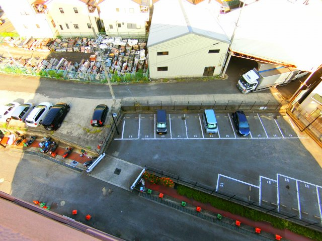 パストラル和泉の駐車場