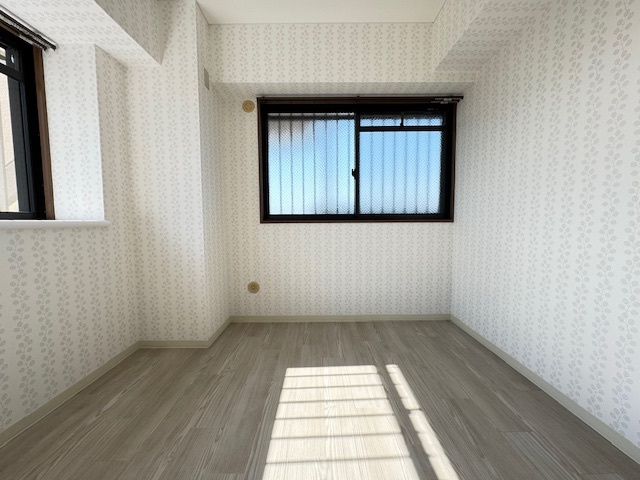 パストラル和泉の洋室