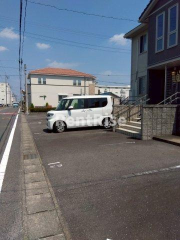 Ｄｅｐａｔｕｒｅ(ﾃﾞﾊﾟﾁｭｰﾙ) Ａの駐車場