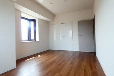 【洋室】 | 西武拝島ハイツ1号棟 | 8.9帖の主寝室になります。