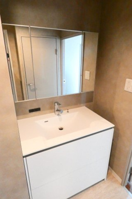 【独立洗面台】 | 西武拝島ハイツ1号棟 | シャワー付き洗面台になります。