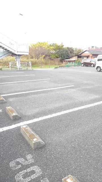 アルトフィオーレの駐車場