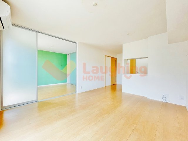 グラン・メゾン大石の居間・リビング|こちらのリビングで趣味の時間をお楽しみください