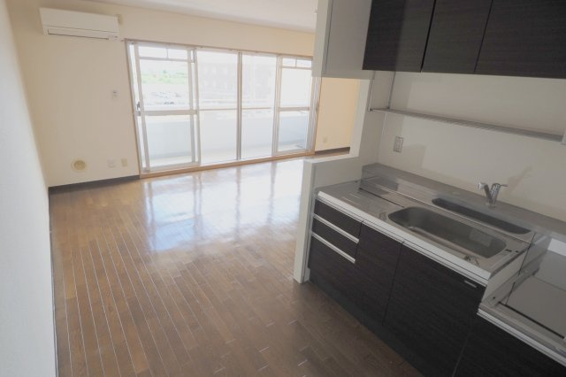 サニーマンション西田の居間・リビング