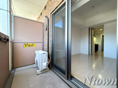 【バルコニー】 | プレサンス鶴舞グリーンパーク | 外からの目が気にならないバルコニーで洗濯物が干せます