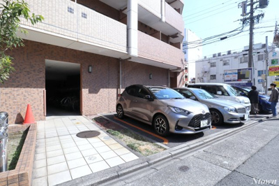 【駐車場】 | プレサンス鶴舞グリーンパーク | 駐車場に車を止められます
