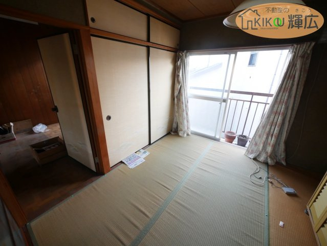 【和室】 | 高砂市高砂町東宮町　中古戸建 | 2F和室は4.5帖ございます。収納スペース付きですので、お子様のお部屋に安心ですね