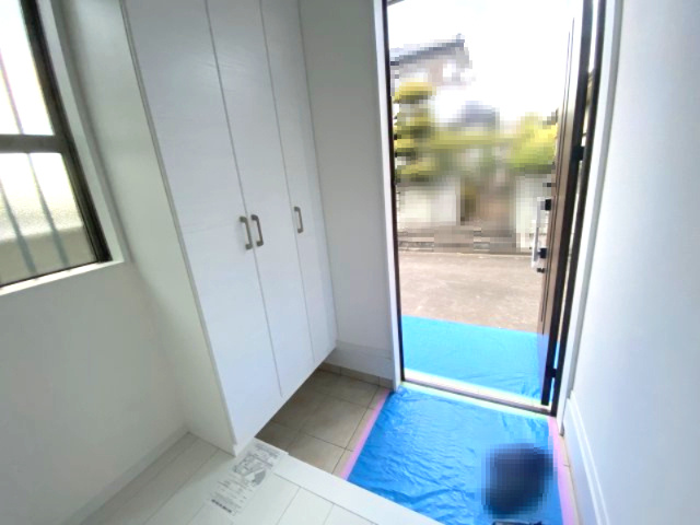 鴻巣市鴻巣～新築戸建住宅～【限定１棟】の玄関