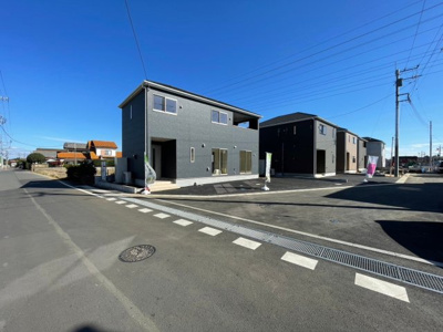 【前面道路含む現地写真】 | 富里市七栄第３０-１号棟 | ４ＬＤＫ　最短即日見学も可能です。お気軽にお問合せ下さい！  