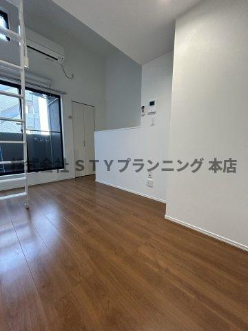 仲介手数料０円！シャンフェルト原の居間・リビング