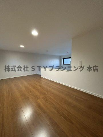 仲介手数料０円！シャンフェルト原の洋室