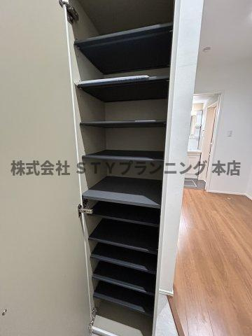 仲介手数料０円！シャンフェルト原の収納