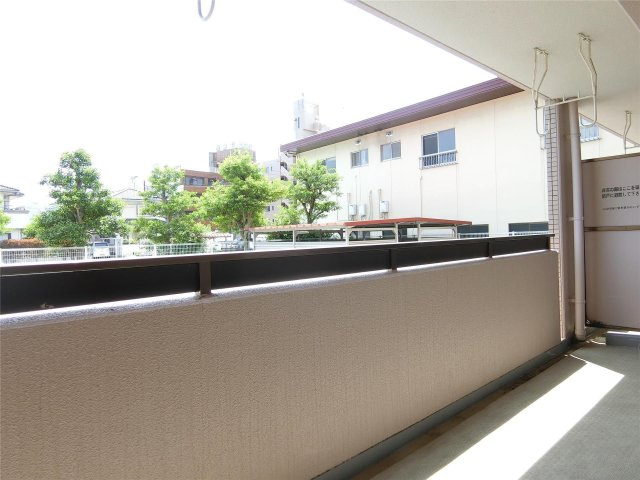 グリーンハイツ（上津）のバルコニー|陽当たり良好なバルコニーです♪