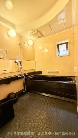 神戸市垂水区本多聞7丁目　戸建の浴室