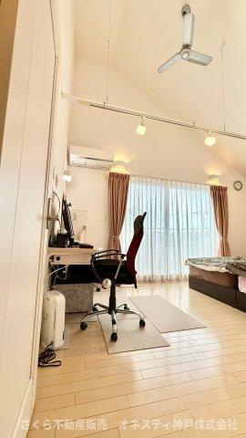 神戸市垂水区本多聞7丁目　戸建の洋室