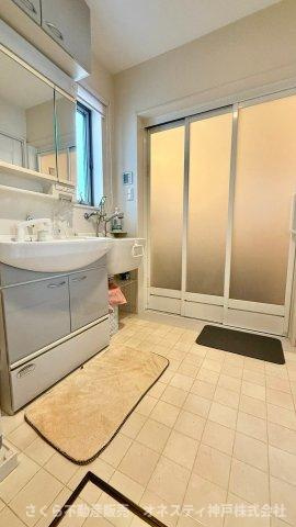 神戸市垂水区本多聞7丁目　戸建の洗面所