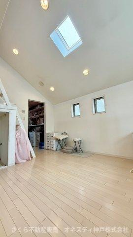 神戸市垂水区本多聞7丁目　戸建の洋室