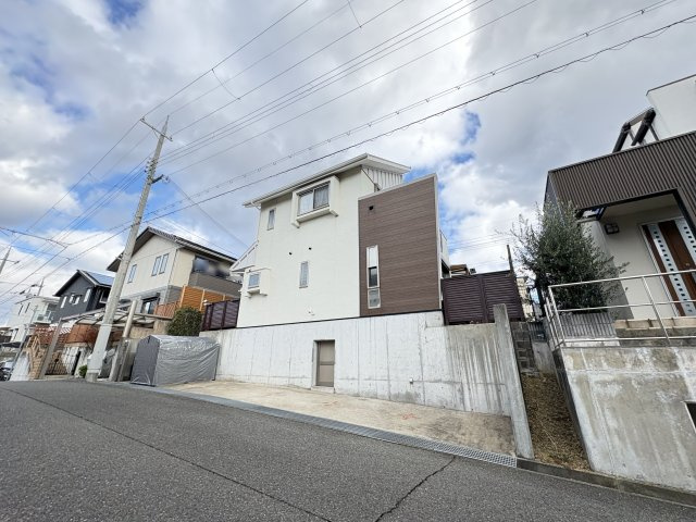 神戸市垂水区本多聞7丁目　戸建の外観