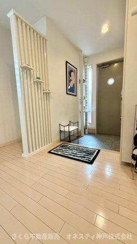 神戸市垂水区本多聞7丁目　戸建の玄関