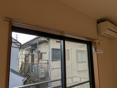 雨の日に便利な室内物干しです♪