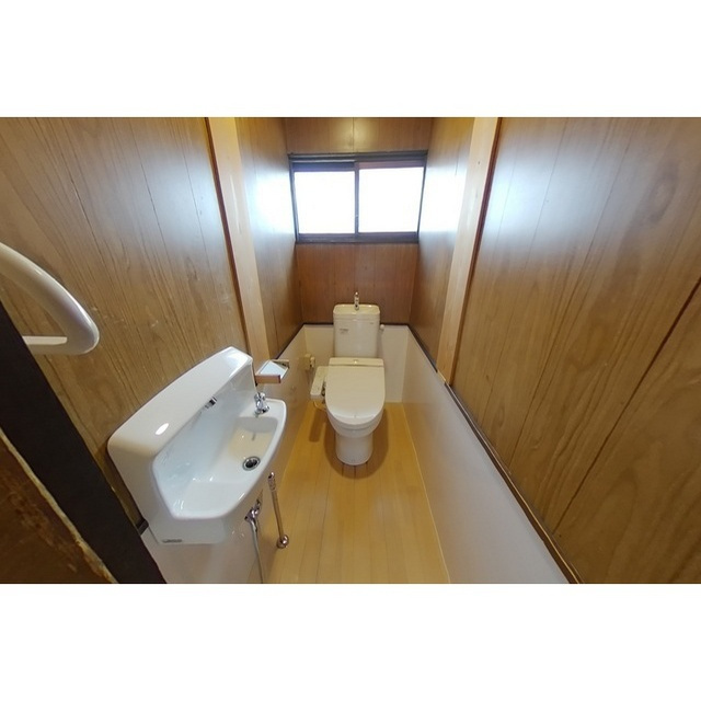 岐阜市細畑３丁目の一戸建てのトイレ